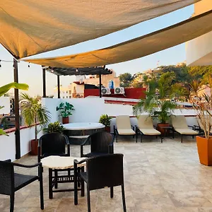 Apartment 6 Blocks To Beach, Roof Terrace With Spa Tub & Bbq Puerto Vallarta